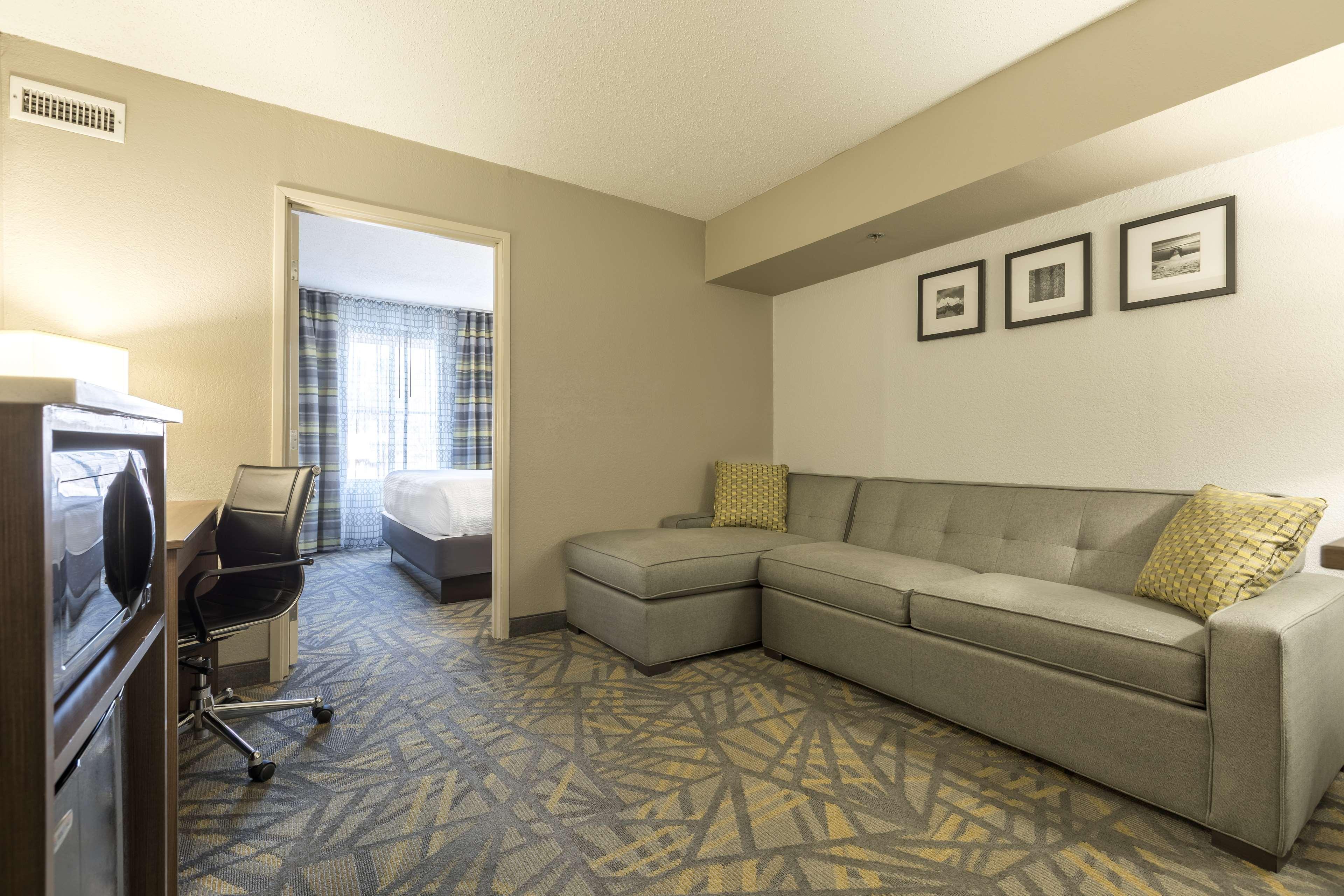 Country & By Radisson Downtown Tunnel Road Asheville