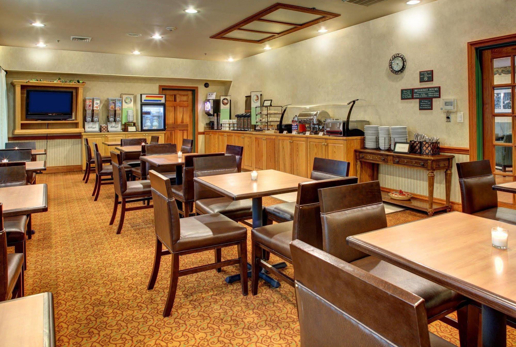 Country & By Radisson Downtown Tunnel Road Hotel 3*