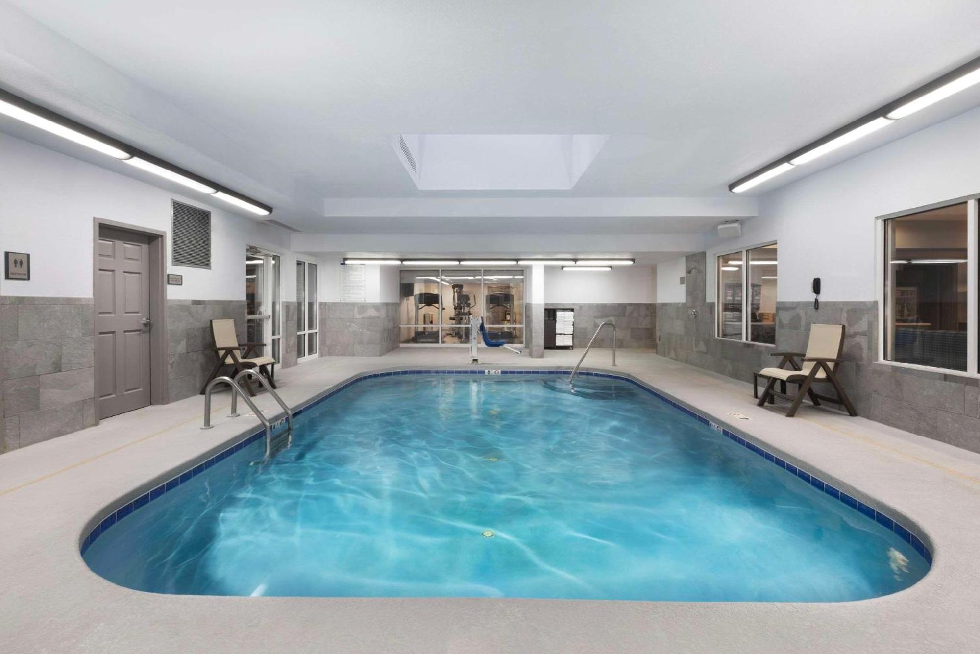 Country & By Radisson Downtown Tunnel Road 3* Asheville