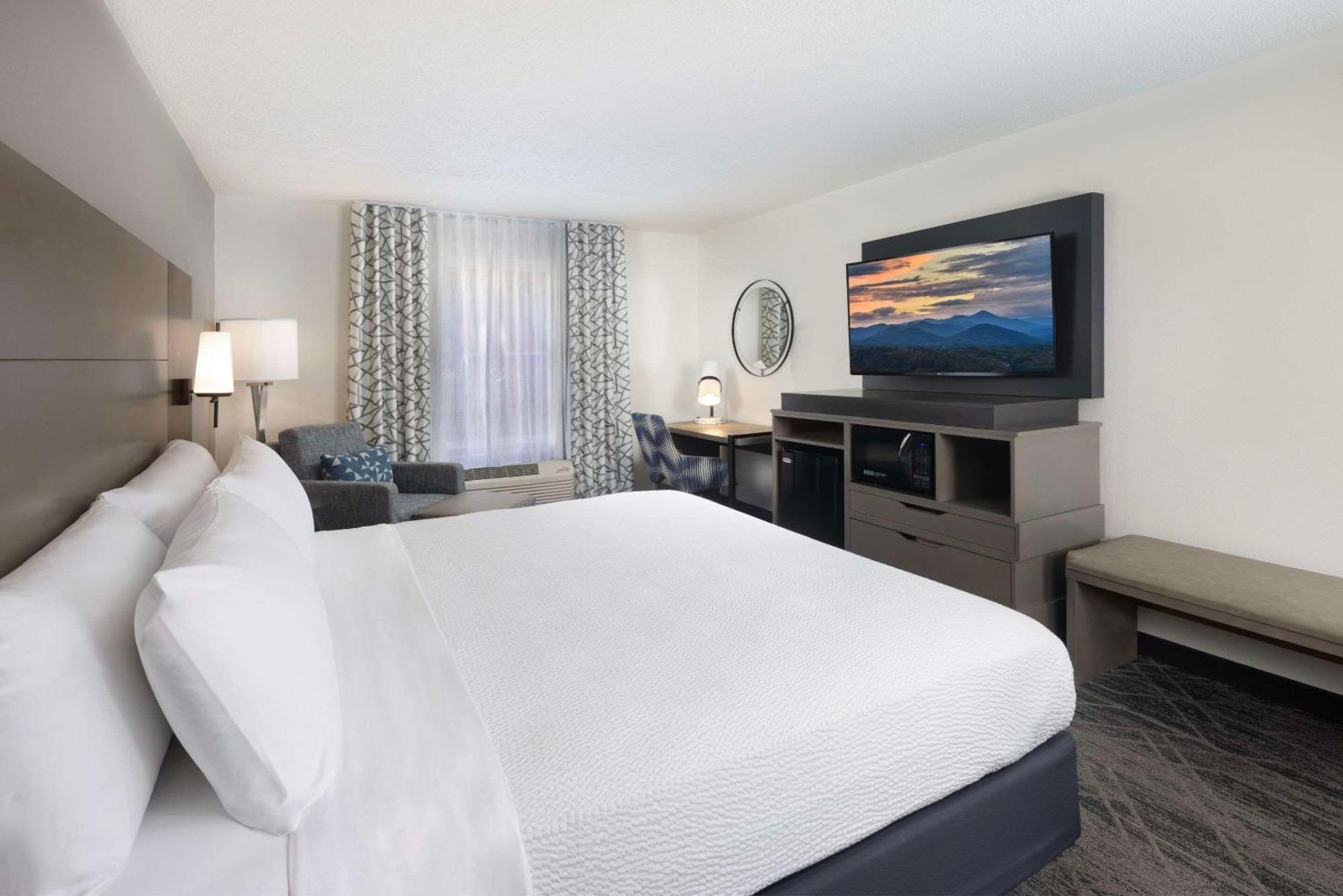 Hotel Country & By Radisson Downtown Tunnel Road Asheville
