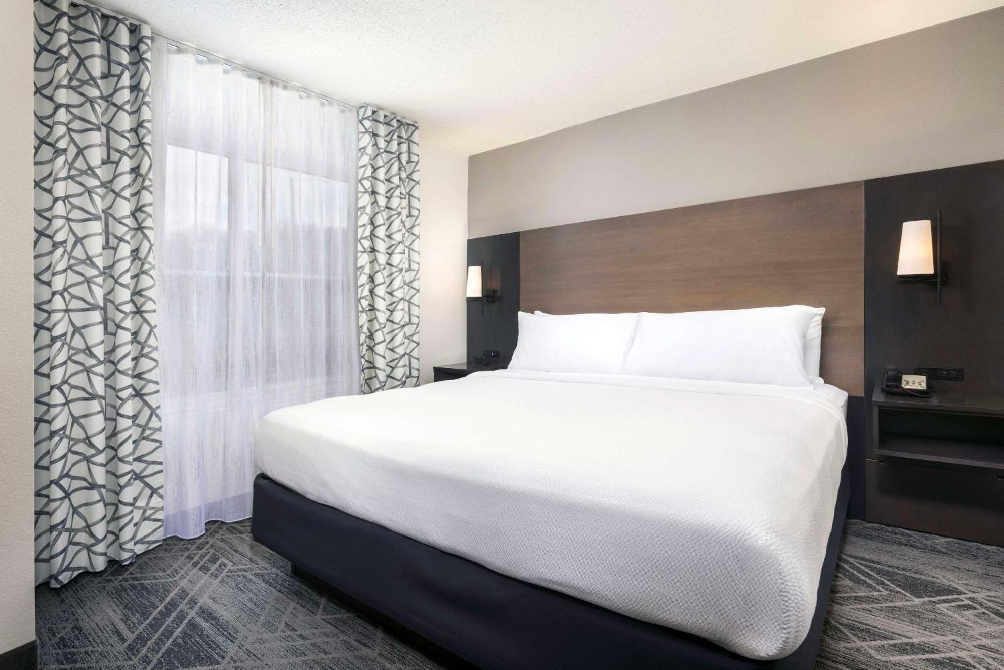 Country & By Radisson Downtown Tunnel Road 3* Asheville